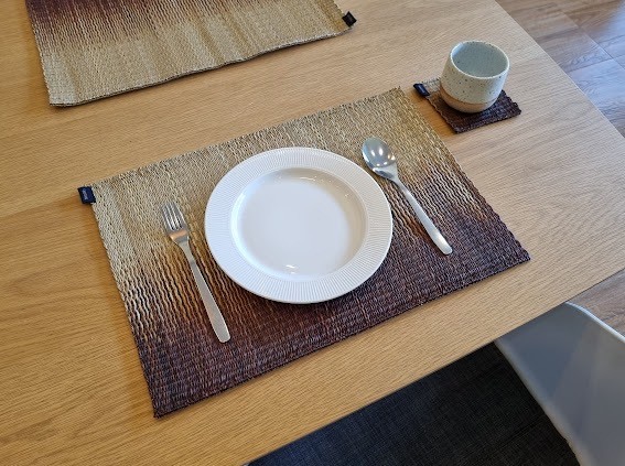 Gradient brown placemat